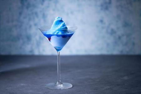 ワークショップの最後には、フィコシアニンを使ってきれいな青色のシャーベットをつくります!