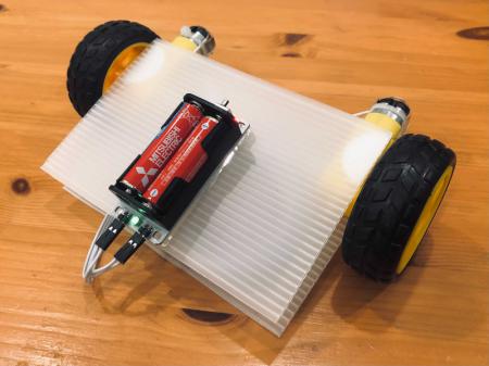 今回つくる二輪車ロボットだ。まずはラジコンロボットにして、それから自動で動くロボットのプログラミングにもチャレンジしてみよう!